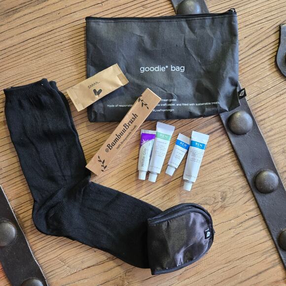 Virgin Atlantic Upper Class First Class Goodie Bag Amenity Toiletry Kit New - Picture 4 of 5